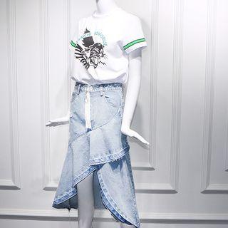 Printed Short-sleeve T-shirt / Irregular Denim A-line Skirt