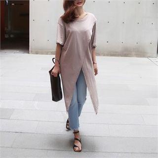 Slit-front T-shirt