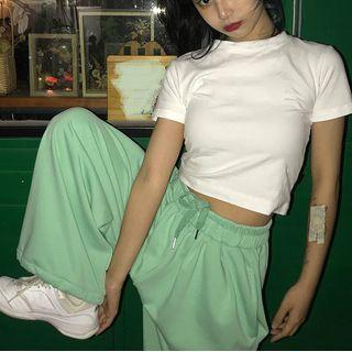 Plain Short-sleeve T-shirt / Jogger Sweatpants
