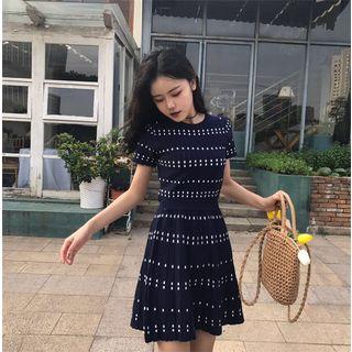 Set: Patterned Short Sleeve Knit Top + A-line Skirt