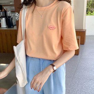 Short-sleeve Lip Embroidered T-shirt