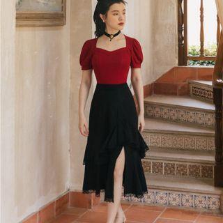 Set: Puff-sleeve Square-neck T-shirt + Lace Trim Ruffle Midi A-line Skirt