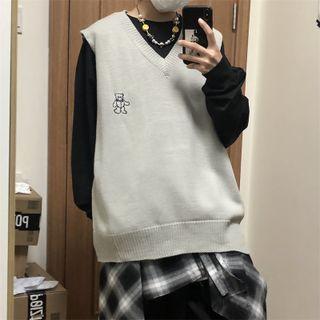 Couple Matching V-neck Bear Embroidered Knit Vest
