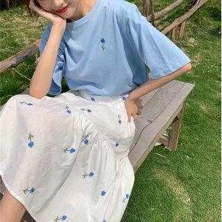 Elbow-sleeve Embroidered T-shirt / Midi A-line Skirt