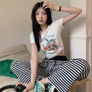 Strawberry Print Cropped T-shirt White - One Size