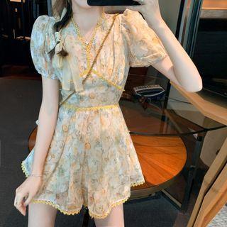Short Sleeve V-neck Lace Trim Floral Print Mini Romper