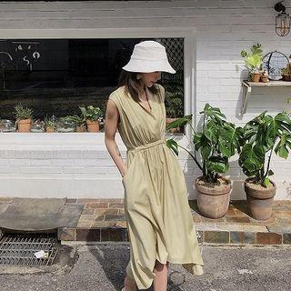 Plain V-neck Frilled Sleeveless Dress