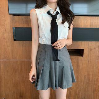 Plain Sleeveless Shirt / Pleated Skirt