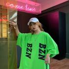 Lettering Elbow-sleeve T-shirt Neon Green - One Size