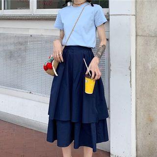 Plain Short-sleeve T-shirt / Tiered Midi Skirt