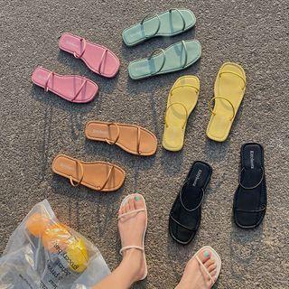 Strappy Plain Sandals