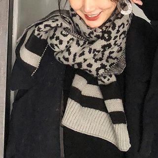 Leopard Print  Knit Scarf Gray - One Size