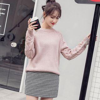 Set : Round-neck Long-sleeve Sweater + Houndstooth Skirt
