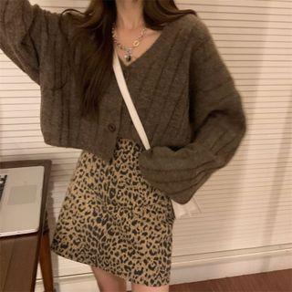 V-neck Cardigan / Leopard Print Mini Pencil Skirt
