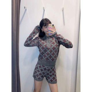 Argyle Print Polo-neck Sweater / Knit Shorts