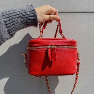Zipped Box Crossbody Bag With Chain Strap