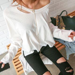 Slit-neckline Dip-back T-shirt