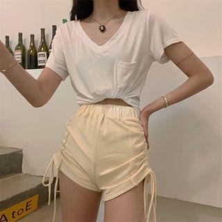 Short-sleeve V-neck T-shirt / Drawstring Shorts