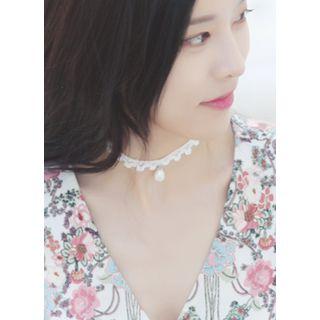 Crocheted Lace Pearl Choker