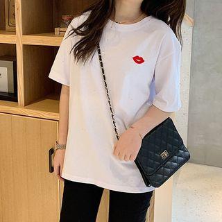 Lip Embroidered Short-sleeve T-shirt