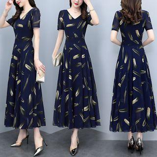Short-sleeve V-neck Print A-line Midi Dress