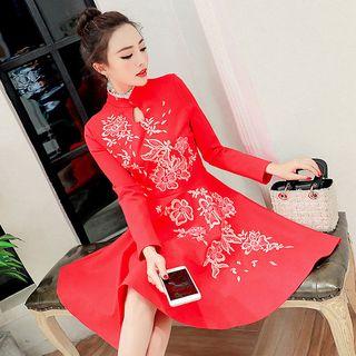 Short Sleeve Floral Embroidered Stand Collar Cutout Sheath Slim Dress