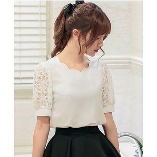 Scallop Trim Short-sleeve Top