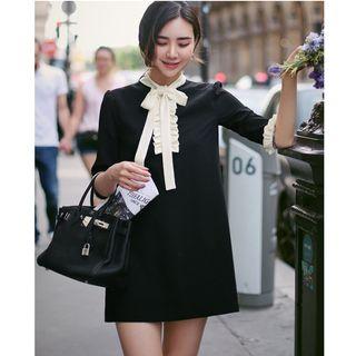 Contrast Trim 3/4-sleeve Shift Dress