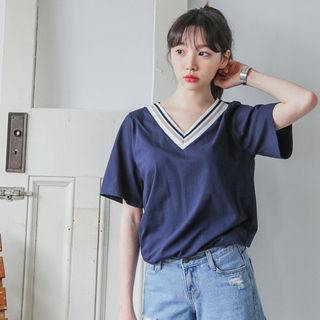Contrast-trim V-neck Cotton T-shirt