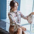 Printed Flared-cuff Blouse