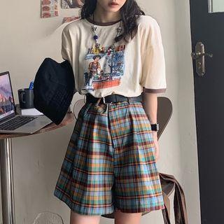 Short-sleeve Print T-shirt / Plaid Wide-leg Shorts