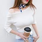 Lace-up Sleeve Slim-fit Knit Top