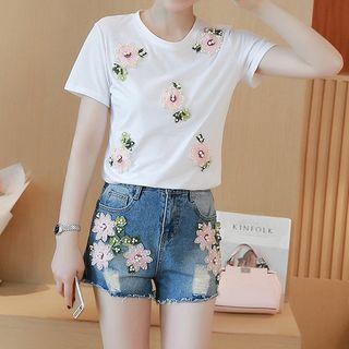Set: Floral Embroidered Short-sleeve T-shirt + Ripped Denim Shorts