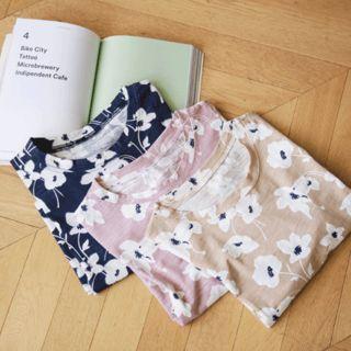 Short-sleeve Flower-pattern T-shirt
