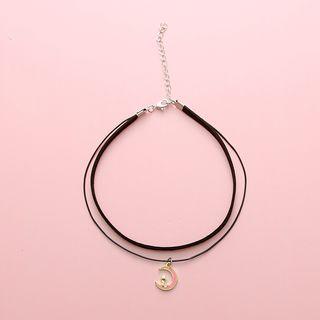 Crescent Layer Choker