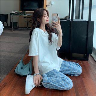 Plain Short-sleeve T-shirt / Plaid Sweatpants