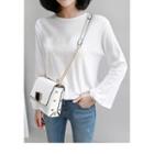 Long-sleeve Round-neck Wide-cuff T-shirt