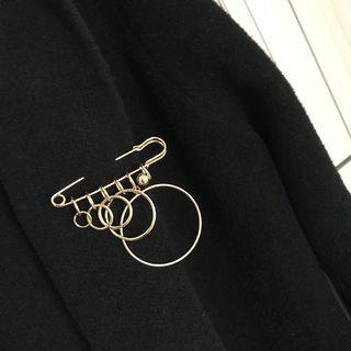 Alloy Hoop & Safety Pin Brooch As Shown In Figure - One Size