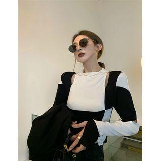 Long-sleeve Cutout Two Tone Top Black & White - One Size