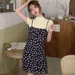Spaghetti Strap Lettuce Edge Daisy Print Mini Dress / Short-sleeve Mock-neck Cropped T-shirt