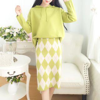 Set: Knit Hooded Sweatshirt + Argyle Patterned Knit Midi Skirt