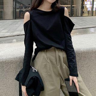 Plain Loose-fit Off-shoulder T-shirt
