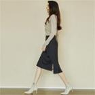 Slit-side Ruffle-back Skirt