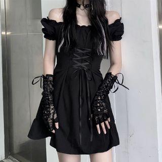 Short-sleeve A-line Dress / Lace Gloves