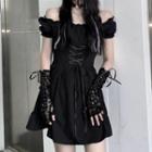 Short-sleeve A-line Dress / Lace Gloves