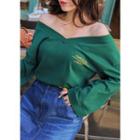 Off-shoulder V-neck Printed T-shirt