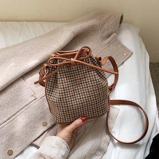 Drawstring Houndstooth Bucket Bag