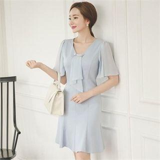 Elbow-sleeve A-line Dress With Brooch