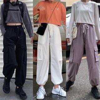 Printed Cropped T-shirt / Drawstring-cuff Cargo Pants