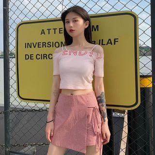 Short-sleeve Cold Shoulder Cropped T-shirt / Asymmetric Checker A-line Mini Skirt